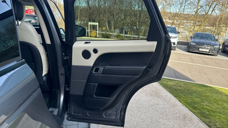 Land Rover Range Rover Sport 4.4 SDV8 Autobiography Dynamic 5dr Auto Diesel Estate